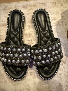 SHEIN Black Textured Sole Sandals with pearl details